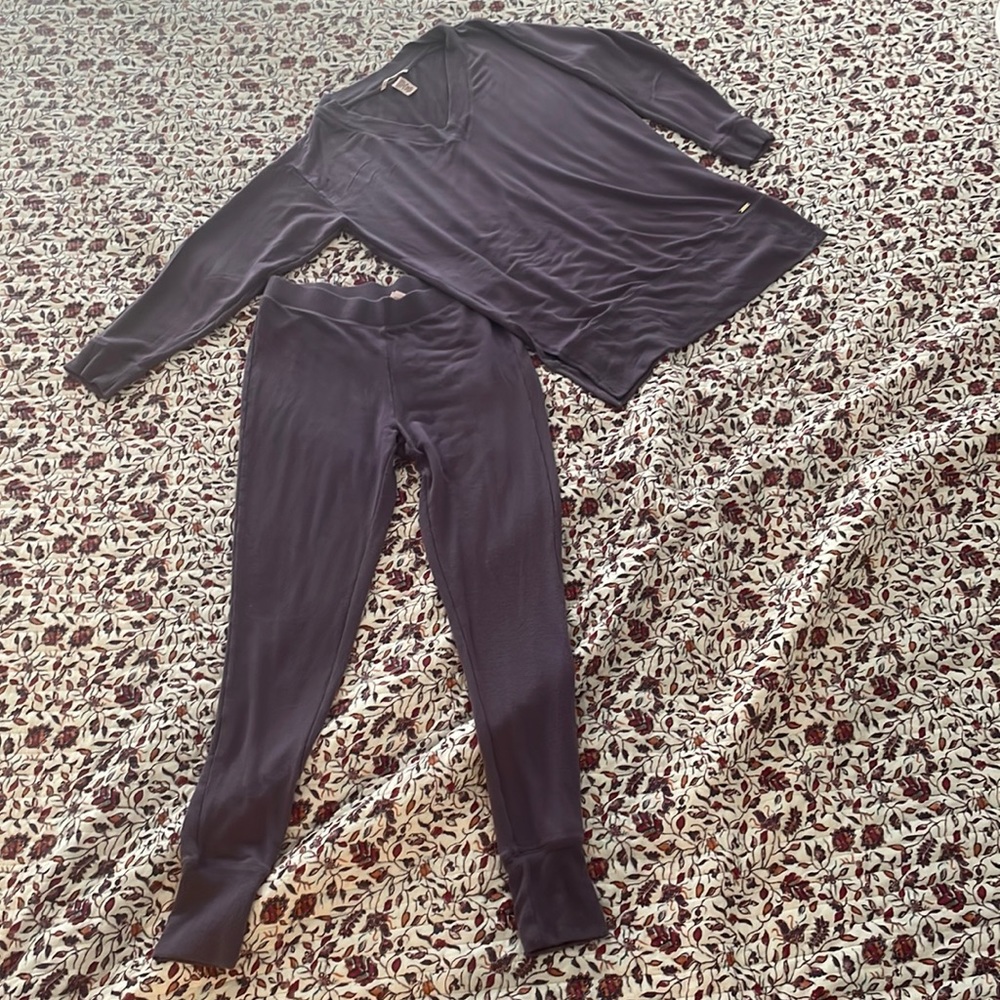 Victoria’s Secret women pajama sleepwear lounge set